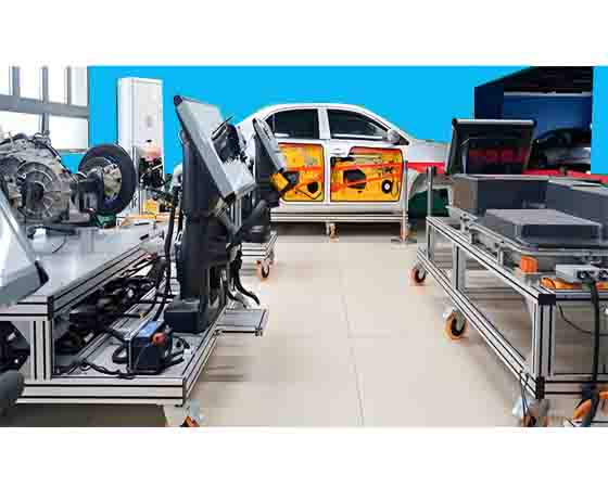 汽車(chē)專(zhuān)業(yè)數(shù)字化實(shí)訓(xùn)室