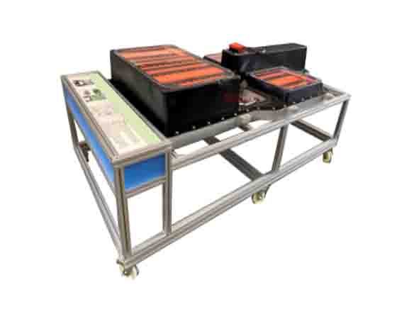 教學(xué)設(shè)備 汽車實訓(xùn).jpg